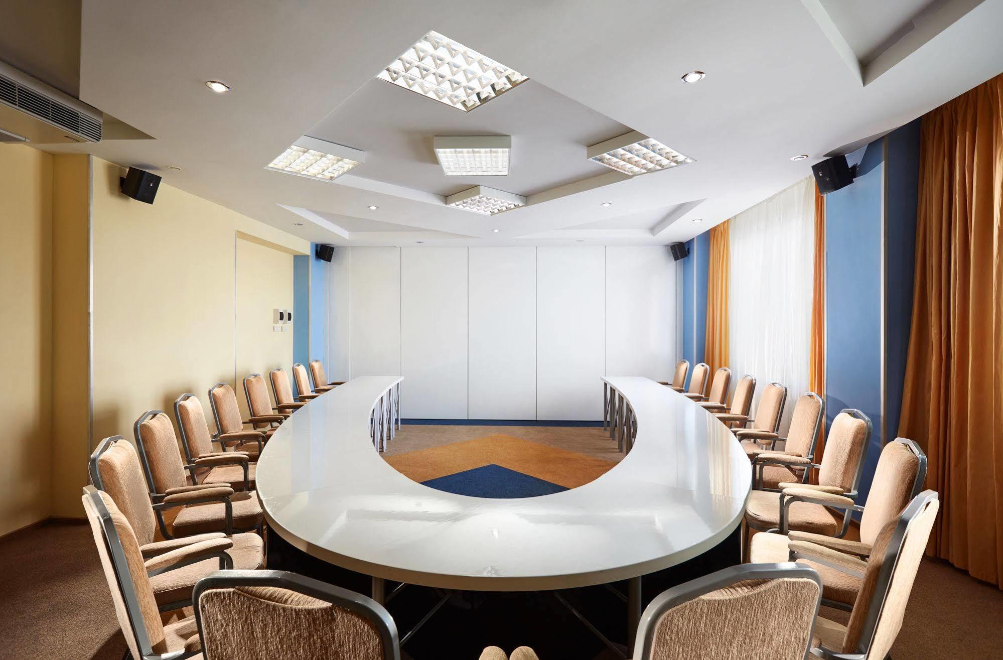 Victoria Hotel & Business Centre Μινσκ Εξωτερικό φωτογραφία